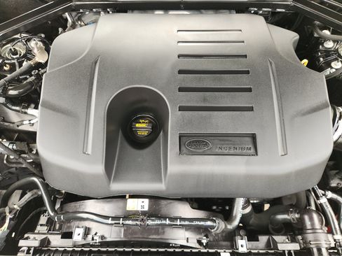 Used 2026 Land Rover Defender 110 X-Dynamic SE AWD/4WD image 33