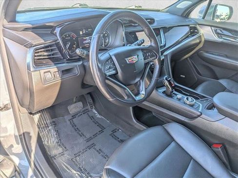 Used 2021 Cadillac XT6 Premium Luxury FWD image 10