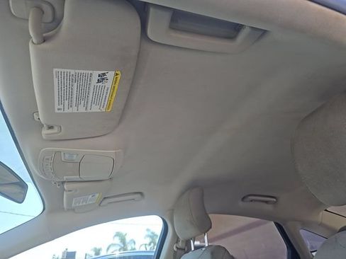 Used 2018 Ford Fusion SE FWD image 9