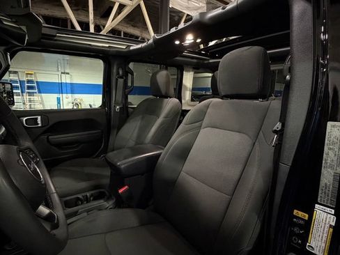 Used 2023 Jeep Wrangler Unlimited w/ Sun & Screen Package AWD/4WD image 11