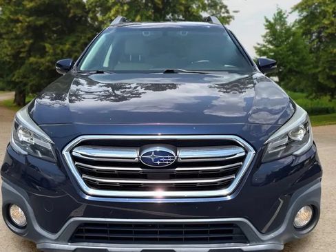 Used 2018 Subaru Outback 3.6R Limited AWD/4WD image 3