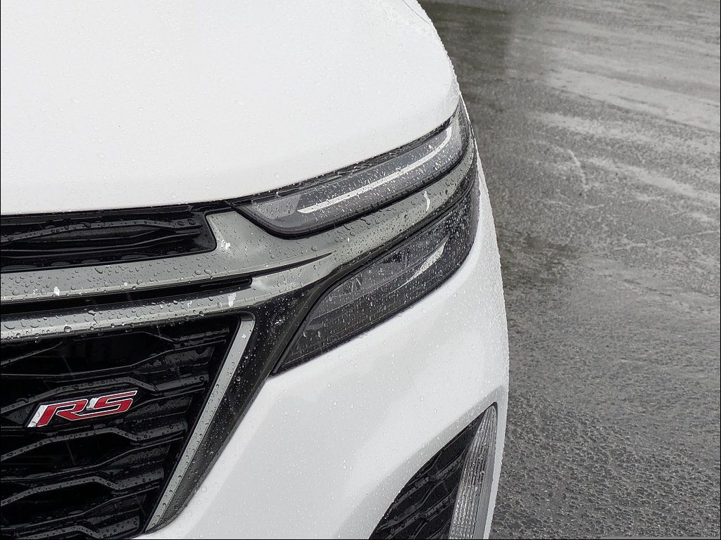Used 2022 Chevrolet Equinox RS w/ Infotainment Package FWD image 9