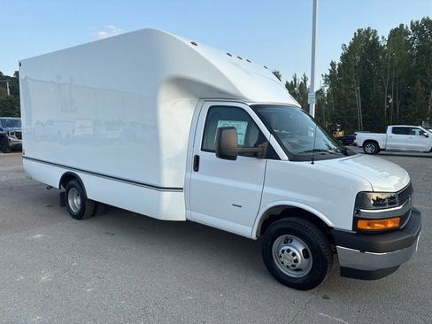 New 2025 Chevrolet Express 3500 w/ Power Convenience Package image 8