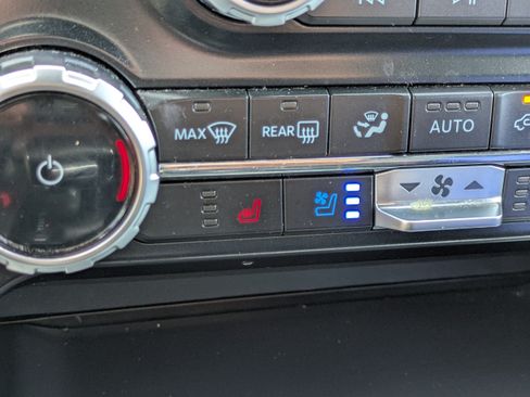 Used 2023 Ford F150 Lariat w/ Equipment Group 502A High AWD/4WD image 29