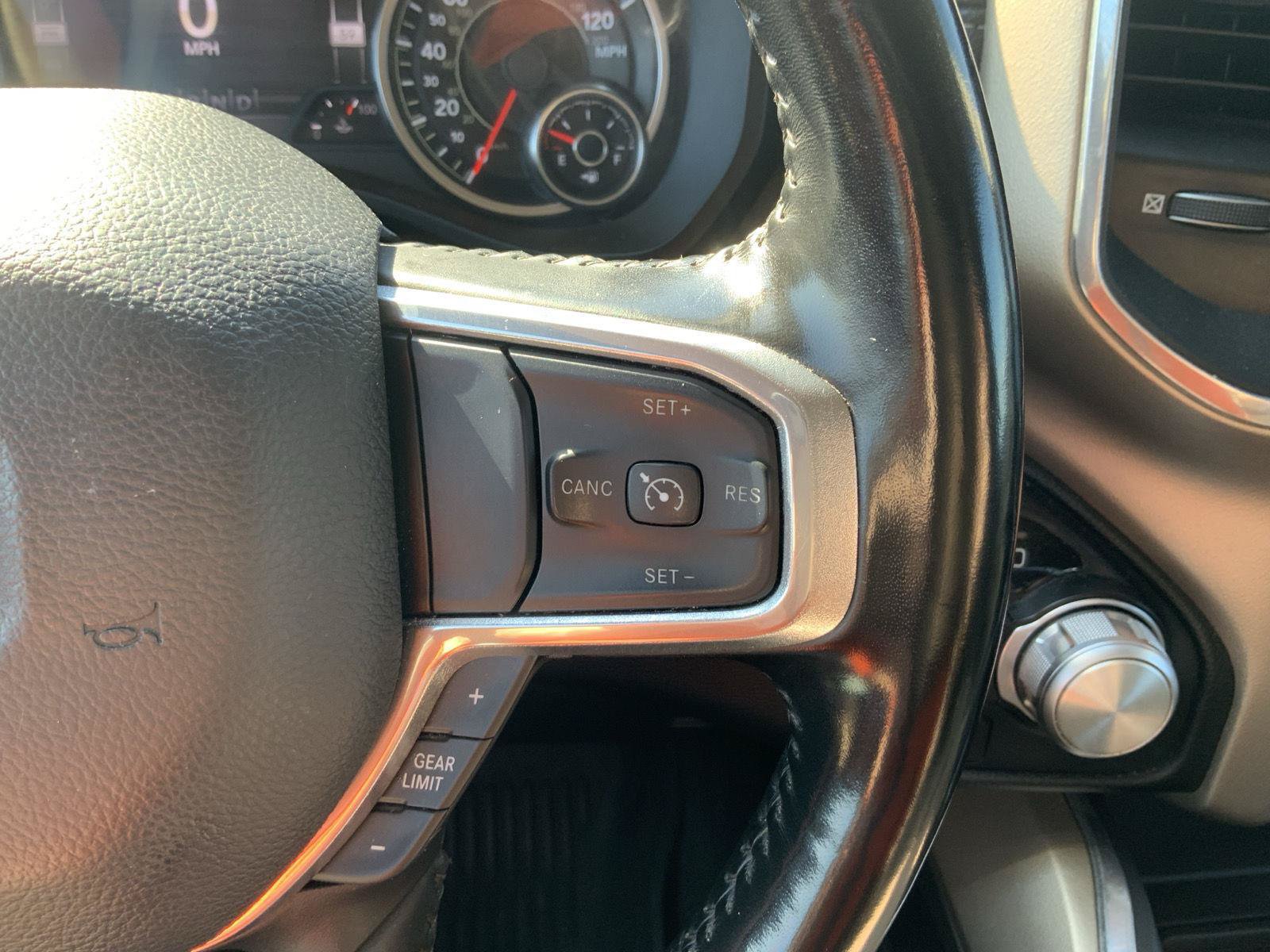 Used 2022 RAM 1500 Laramie AWD/4WD image 28