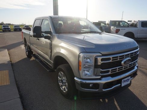 Used 2023 Ford F350 XLT image 7