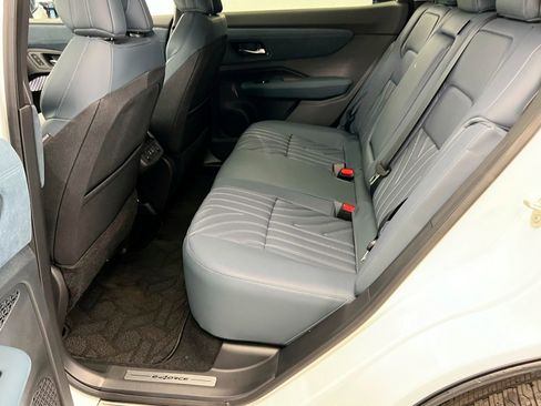 New 2025 Nissan Ariya Platinum image 21