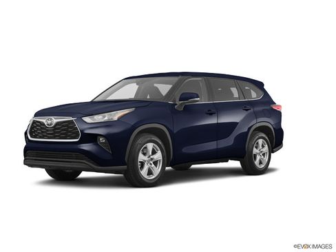 Used 2021 Toyota Highlander XLE AWD/4WD image 1