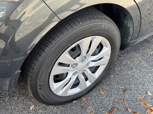 Certified 2025 Kia Soul LX image 3