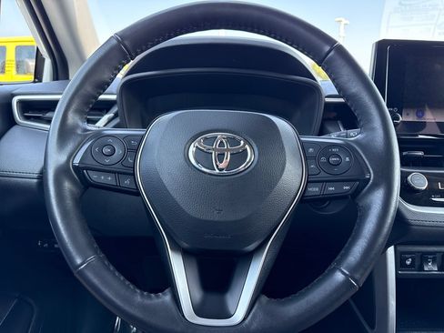 Used 2024 Toyota Corolla Cross LE FWD image 17