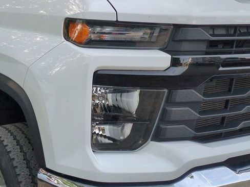 Used 2024 Chevrolet Silverado 2500 W/T w/ WT Convenience Package AWD/4WD image 5