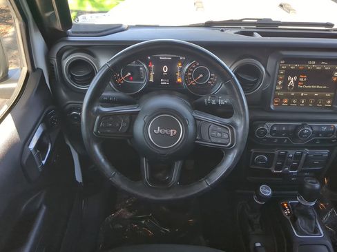 Used 2022 Jeep Wrangler Unlimited Sport image 16