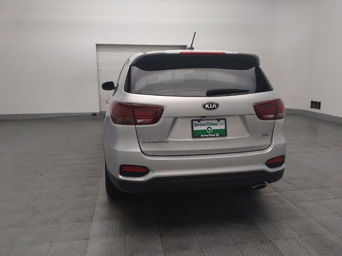 Used 2019 Kia Sorento FWD V6 image 6