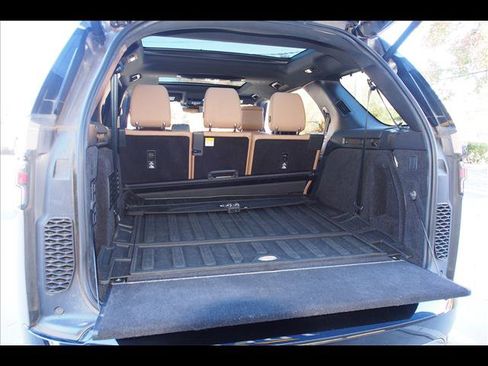 Used 2023 Land Rover Discovery HSE R-Dynamic image 14