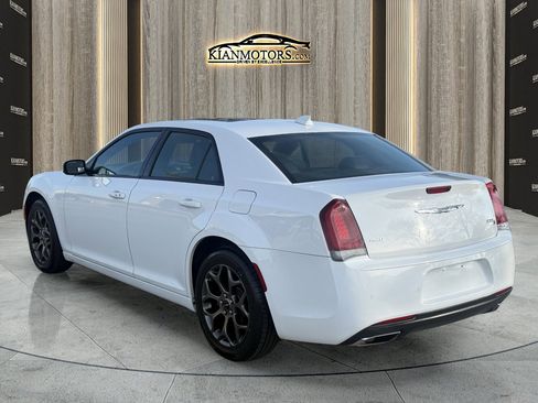 Used 2018 Chrysler 300 S w/ 300S Premium Group image 5