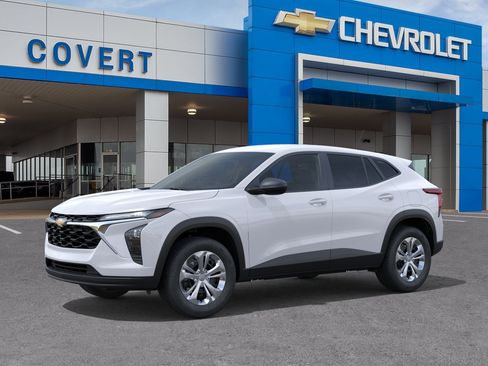 New 2026 Chevrolet Trax LS image 2