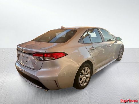 Used 2020 Toyota Corolla LE FWD image 4