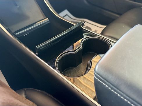 Used 2019 Tesla Model 3 Standard Range RWD image 15