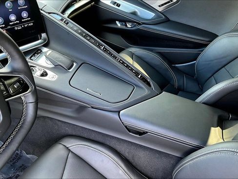 Used 2022 Chevrolet Corvette Stingray Preferred Conv w/ 2LT RWD image 17