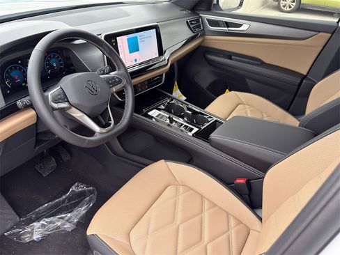 New 2026 Volkswagen Atlas Cross Sport SE image 12