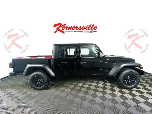 New 2025 Jeep Gladiator Sport image 8