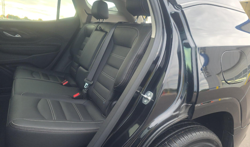 Used 2024 GMC Terrain Denali AWD/4WD image 7