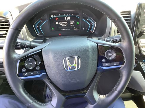 Used 2023 Honda Odyssey Elite image 16