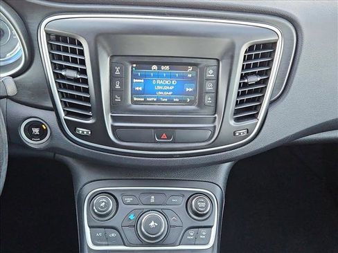 Used 2015 Chrysler 200 Limited w/ Convenience Group image 14