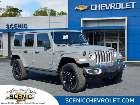 Used 2021 Jeep Wrangler Unlimited Sahara w/ Cold Weather Group AWD/4WD image 1