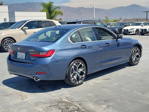 Used 2026 BMW 330i Sedan w/ Premium Package RWD image 3