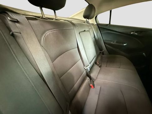 Used 2018 Chevrolet Cruze LT w/ Convenience Package FWD image 26