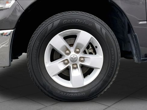 Used 2022 RAM 1500 Classic SLT RWD image 19