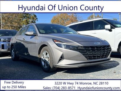 Certified 2023 Hyundai Elantra SE