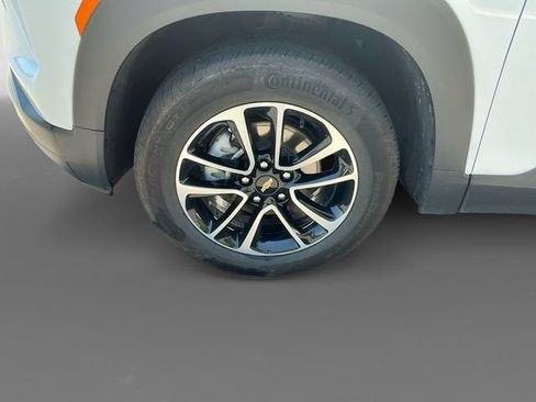 Used 2025 Chevrolet TrailBlazer LT AWD/4WD image 15