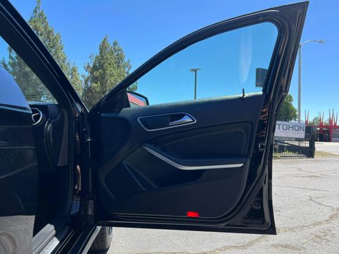 Used 2016 Mercedes-Benz GLA 250 4MATIC image 20