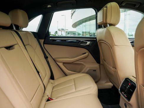 New 2025 Porsche Macan image 30