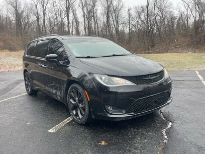 Used 2019 Chrysler Pacifica Touring-L Plus w/ Advanced Safetytec Group