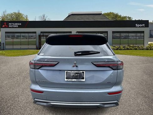 New 2025 Mitsubishi Outlander SEL image 5