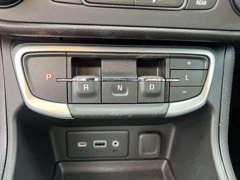 Used 2024 GMC Terrain SLE FWD image 15
