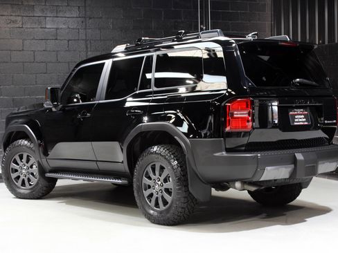 Used 2025 Toyota Land Cruiser image 9