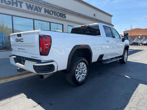 Used 2022 GMC Sierra 3500 Denali AWD/4WD image 3