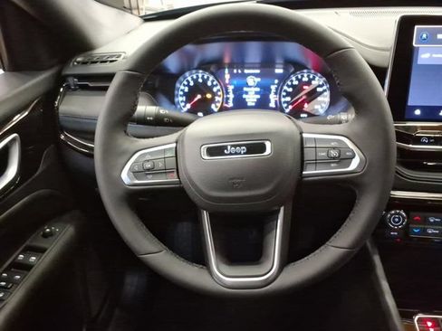 New 2026 Jeep Compass Latitude AWD/4WD image 18