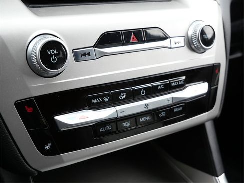 Certified 2022 Ford Explorer XLT w/ Equipment Group 202A image 20