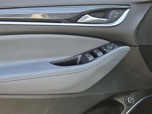 Used 2020 Buick Enclave Essence w/ Sound and Sites Package image 11