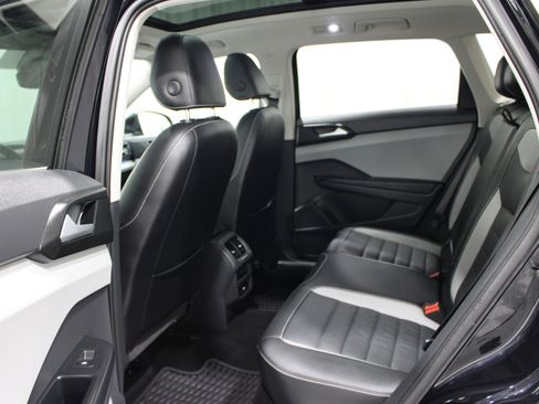 Used 2022 Volkswagen Taos SEL AWD/4WD image 23