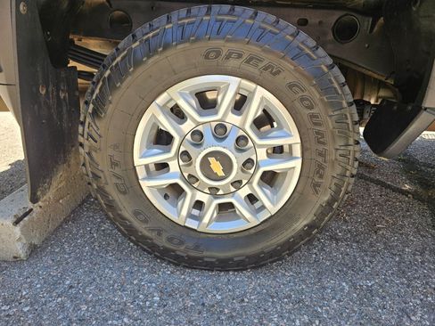 Used 2020 Chevrolet Silverado 2500 LT AWD/4WD image 39