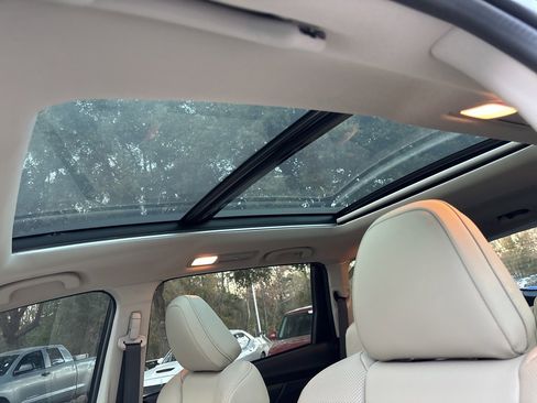 Used 2024 Subaru Ascent Limited w/ Technology Package image 3