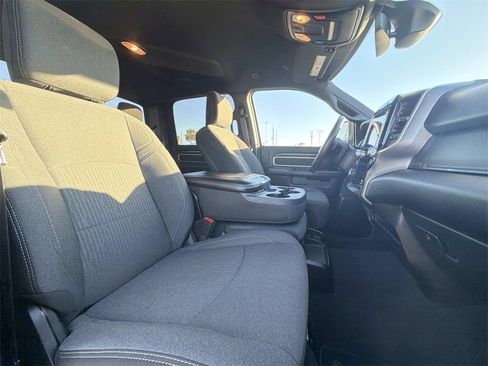Used 2024 RAM 2500 Big Horn w/ Sport Appearance Package image 17