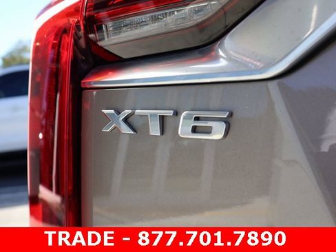 Used 2023 Cadillac XT6 Premium Luxury image 7