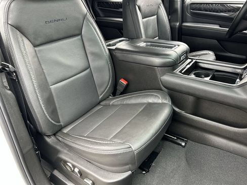 Used 2023 GMC Yukon Denali RWD image 28